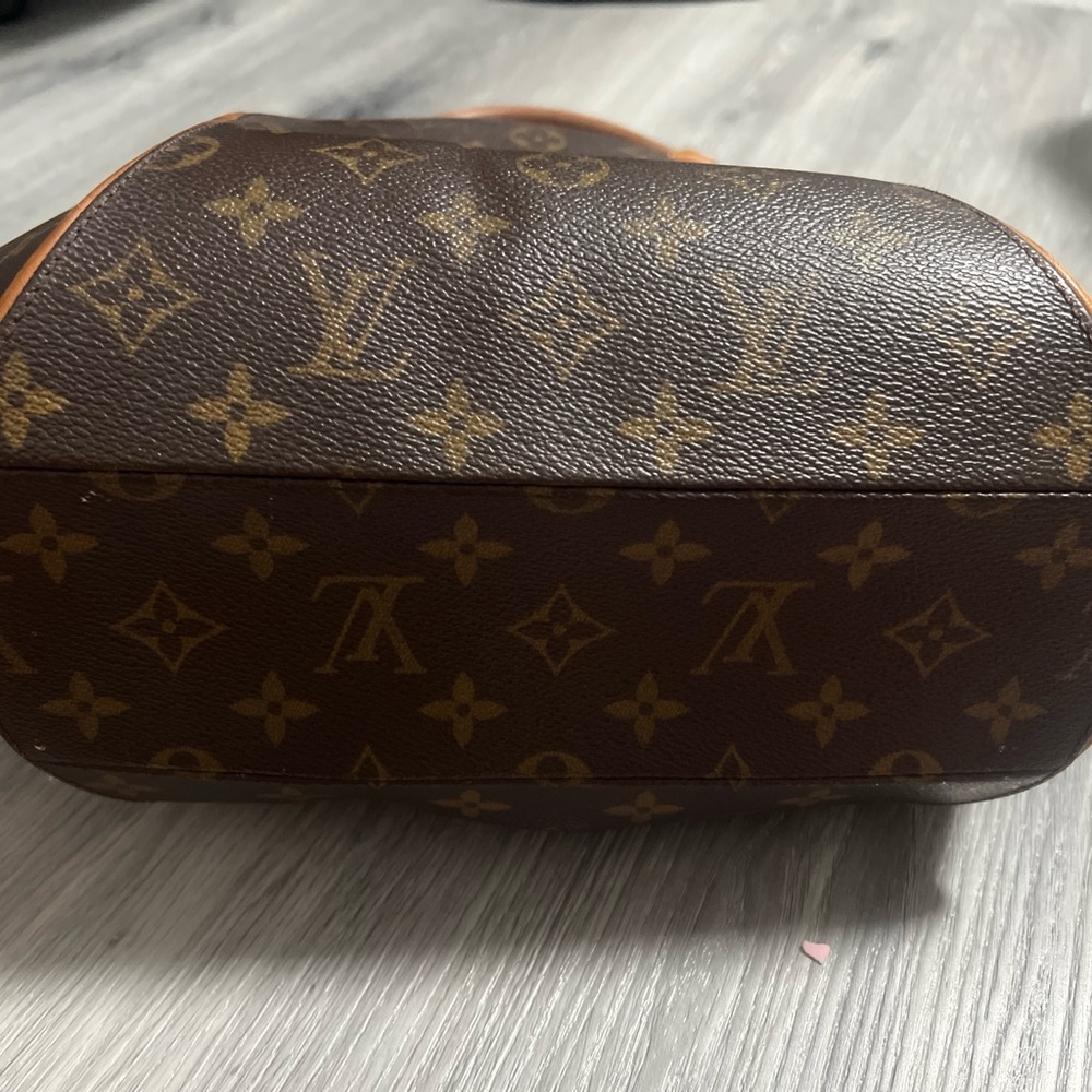 LV bag - Picture 3 of 7